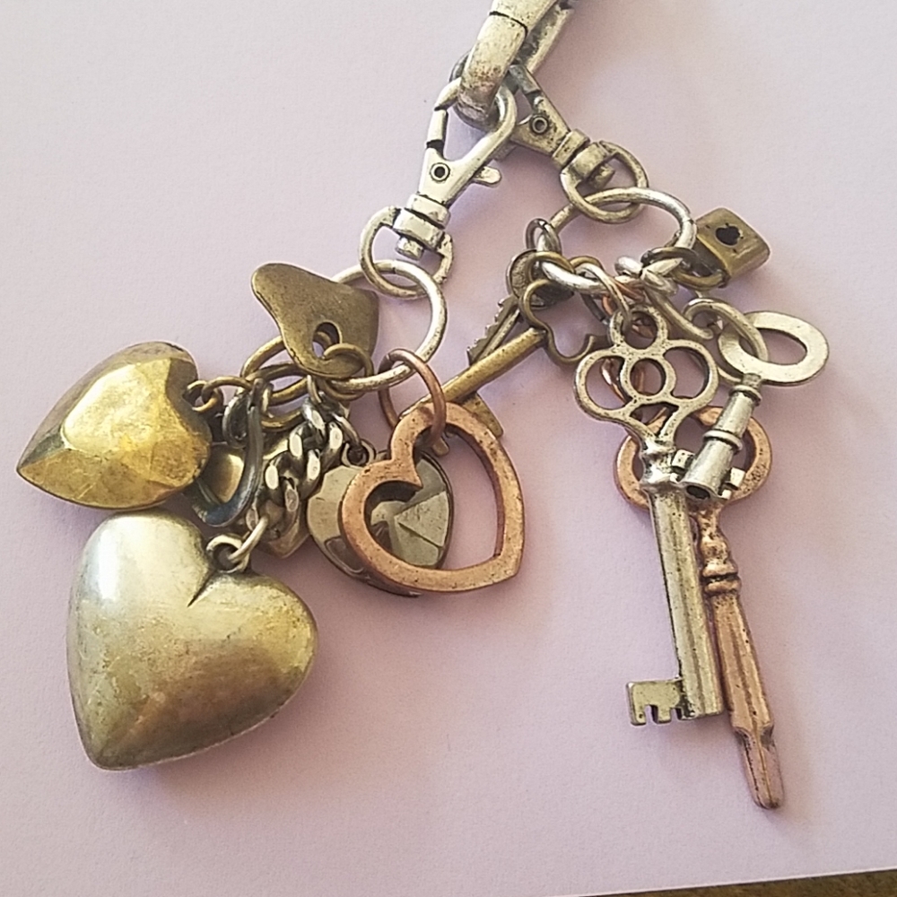 Necklace - Picture 2 of 3